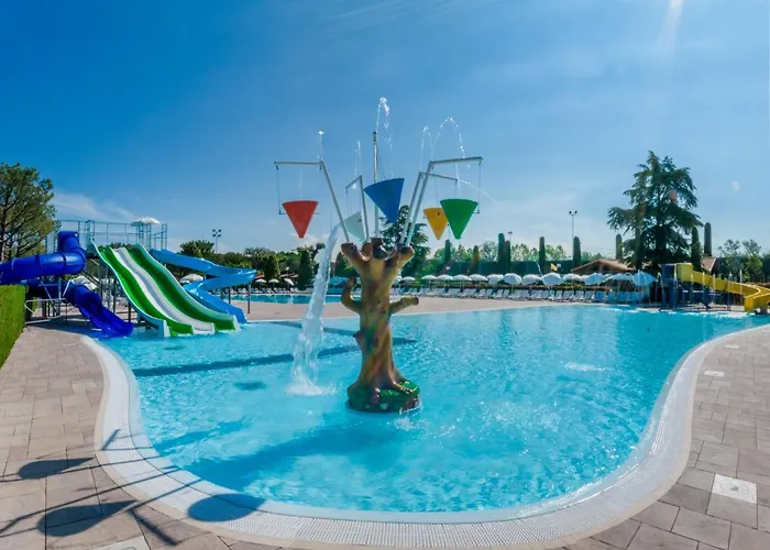 Hotel pres du College: Del Garda Village And Camping